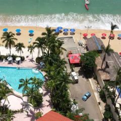 Отель Acapulco Beach Front Penthouse 30th Floor бассейн