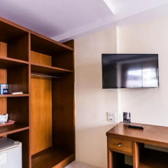 18 Coins Cafe & Hostel сейф в номере