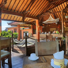 Отель Satriya Cottages гостиничный бар