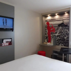 Отель Kyriad Paris Nord Porte de St Ouen удобства в номере