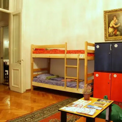 Squirrel Hostel Tbilisi Кровать в общем номере с двухъярусной кроватью фото 11