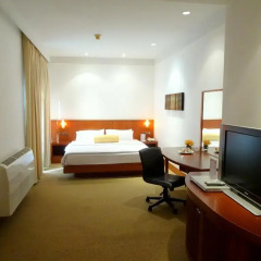 Отель City Lodge Soi 19 сейф в номере