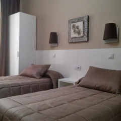 Отель Hostal Lesseps 2* Стандартный номер фото 2