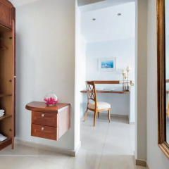 Villa Renos Hotel 4* Улучшенный номер с различными типами кроватей фото 4