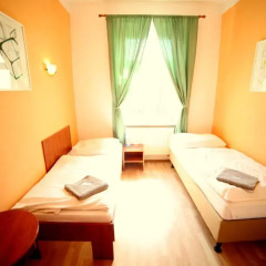 Leon Hotel Номер категории Эконом с двуспальной кроватью (общая ванная комната) фото 2