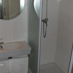 Отель Hostal Riesco Стандартный номер с различными типами кроватей фото 6