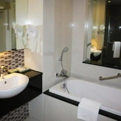 Legacy Suites Hotel Sukhumvit by Compass Hospitality 4* Улучшенные апартаменты с разными типами кроватей фото 6