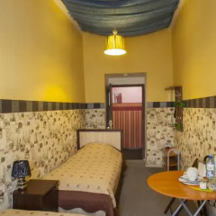 Sleep At Home Hotel Номер категории Эконом с 2 отдельными кроватями (общая ванная комната) фото 9