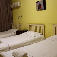 Chengdu Mrs Panda Hostel сейф в номере