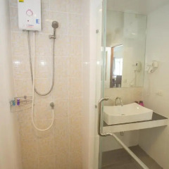Отель Glow Central Pattaya Люкс