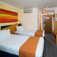 Отель Holiday Inn Express Glasgow City Centre Riverside 3* Стандартный номер с 2 отдельными кроватями фото 2