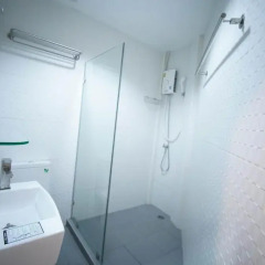 Urban Hostel Bangkok Стандартный семейный номер с двуспальной кроватью фото 8