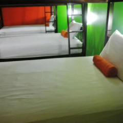 Silla Patong Hostel Кровать в общем номере двухъярусные кровати фото 2