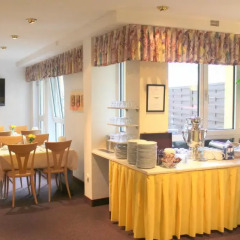 INVITE Hotel Nürnberg City питание