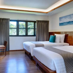 Отель Phi Phi Island Village Beach Resort 4* Улучшенное бунгало с различными типами кроватей фото 3