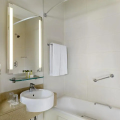 Отель Doubletree by Hilton Angel Kings Cross 4* Стандартный номер фото 2