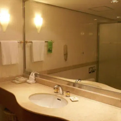 Отель Holiday Inn Donghua 4* Улучшенный номер фото 12