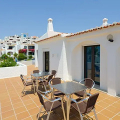 Отель Marbello Beach House Албуфейра