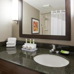 Отель Holiday Inn Express & Suites Bloomington - Mpls Arpt Area West 3* Стандартный номер фото 2