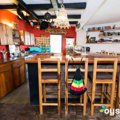 Отель Germaican Hostel Ямайка, Порт Антонио - отзывы, цены и фото номеров - забронировать отель Germaican Hostel онлайн гостиничный бар