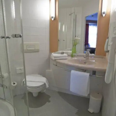 Отель Ibis Bratislava Centrum 3* Стандартный номер с различными типами кроватей фото 5