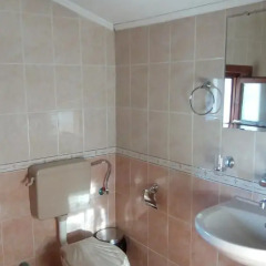 Отель Guest House Lorian Номер с общей ванной комнатой