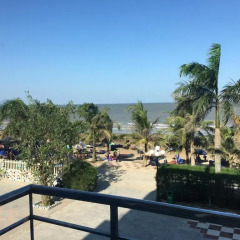 Отель Anh Phuong 1 пляж