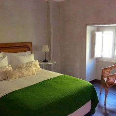 Отель Mercearia d'Alegria Boutique B&B Улучшенный номер с двуспальной кроватью фото 2