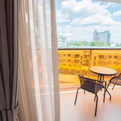 Отель Rocco Huahin Condominium Люкс с различными типами кроватей фото 17