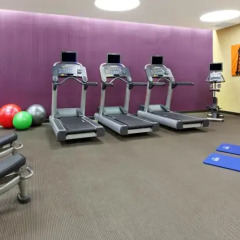 Отель Fairfield Inn & Suites by Marriott New York Midtown Manhattan/Penn Station фитнесс-зал фото 2