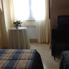 Отель Hostal San Froilan комната для гостей фото 3