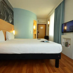 Отель ibis Edinburgh Centre South Bridge - Royal Mile 3* Стандартный номер с двуспальной кроватью фото 4