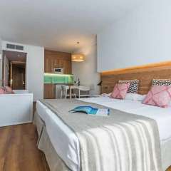 Отель Aparthotel Ponent Mar Студия комфорт с двуспальной кроватью фото 5