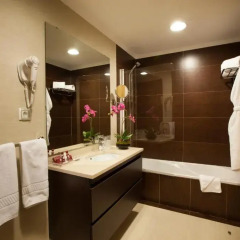Luna Hotel Zombo 3* Стандартный номер с различными типами кроватей фото 4