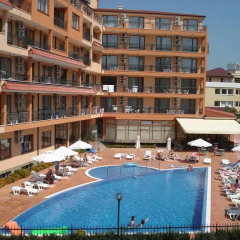 Отель Happy Aparthotel&Spa бассейн фото 3