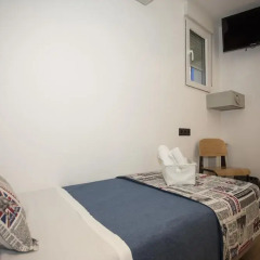 Отель Hostal CC Malasaña Стандартный номер с различными типами кроватей фото 7