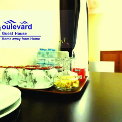 Отель Boulevard Guest House 3* Стандартный семейный номер с двуспальной кроватью фото 10