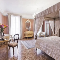 Отель Luxury Apartment in the Heart of Venice Италия, Венеция - отзывы, цены и фото номеров - забронировать отель Luxury Apartment in the Heart of Venice онлайн комната для гостей фото 5