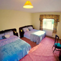 Отель Cratloe Lodge Self Service House Стандартный номер с различными типами кроватей