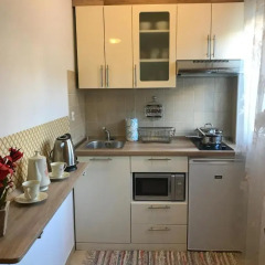 Отель Apartmani Znjan Апартаменты с различными типами кроватей фото 7
