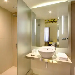 Hotel Three Storks 5* Улучшенный номер с двуспальной кроватью фото 5