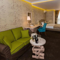 Отель 8 1/2 Art Guest House детские мероприятия