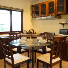 Отель Hathai House 3* Люкс повышенной комфортности с различными типами кроватей фото 2