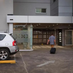Апартаменты Quest Apartments Suva парковка
