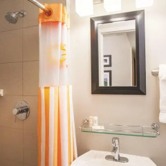 Отель La Quinta Inn & Suites New York City Central Park 2* Стандартный номер с двуспальной кроватью фото 10
