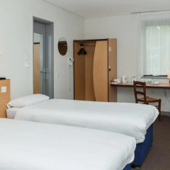 Hotel Campanile Dartford 2* Стандартный номер с различными типами кроватей фото 5