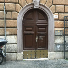 Апартаменты Riari Trastevere Apartment банкомат