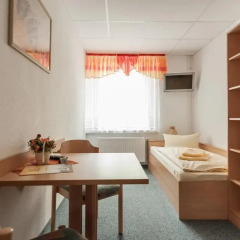 Отель Sportpension Dresden 2* Стандартный номер с различными типами кроватей фото 4