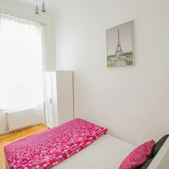 Friends Hostel and Apartments Budapest Стандартный номер с различными типами кроватей