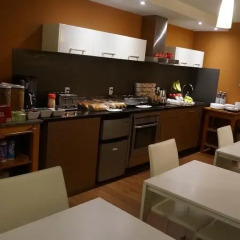 Отель NUVO Hotel Suites Канада, Калгари - отзывы, цены и фото номеров - забронировать отель NUVO Hotel Suites онлайн питание фото 3